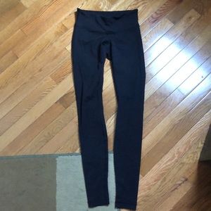 BLACK LULULEMON LEGGINGS